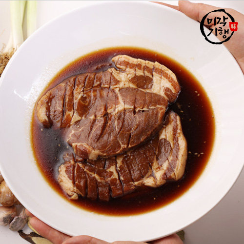 미각기행 국내산 수제 한땀 양념 돼지갈비 2인분 700g (지퍼파우치)