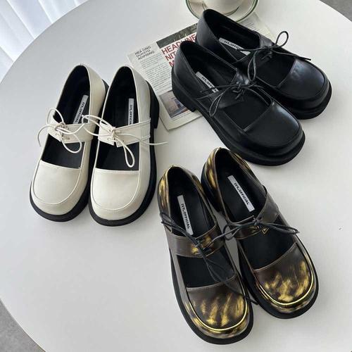 리본 매듭 포인트 유니크 컬러 절개라인 로퍼 단화 WE42097