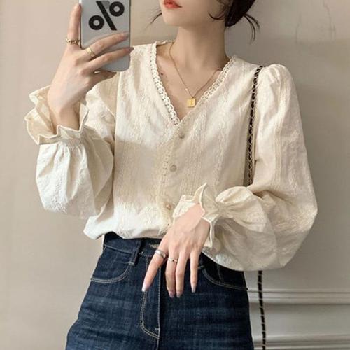 셀러허브 [OFM76286]프릴 퍼프 소매 브이넥 블라우스 청바지 코디