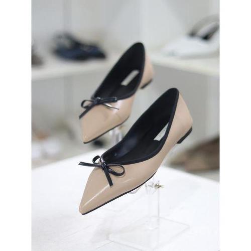 하프클럽 [와폰]바이로쏘 세이브존03 리본 포인티드 토 1.0cm 플랫슈즈 (BY)23S10757BC4W