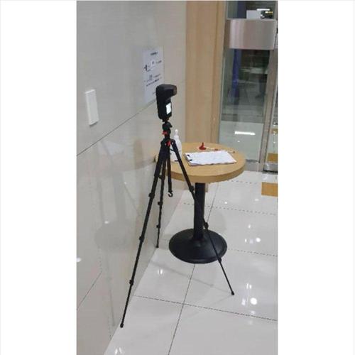 주식회사 금수저몰 업소용 비접촉 온도계발열체크기 + 대형 거치대 (WFHWW67)